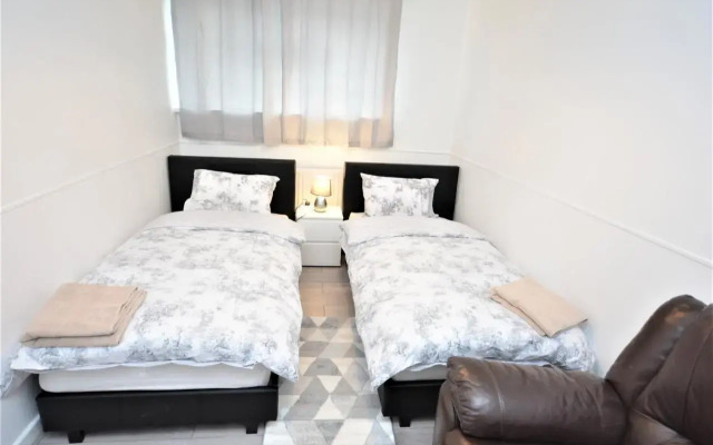 London Zone 1, 3bedroom Maisonette with a view