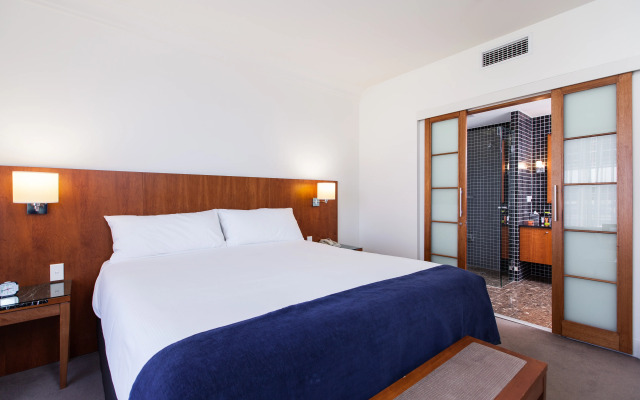 Majestic Roof Garden Hotel