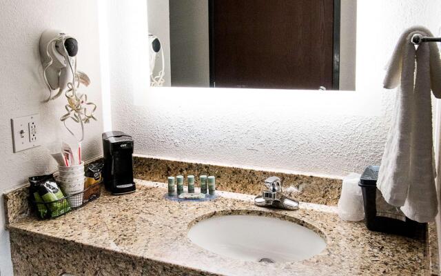 SureStay Plus Hotel by Best Western Topeka Northwest