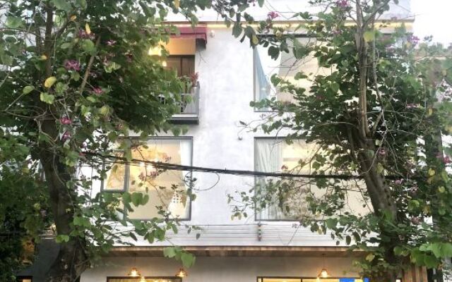 Yuehu Lakeview Guesthouse