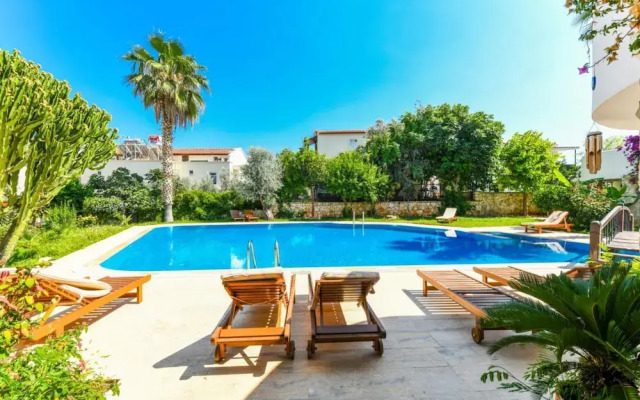 Duplex House With Shared Pool Near Beach in Kalkan