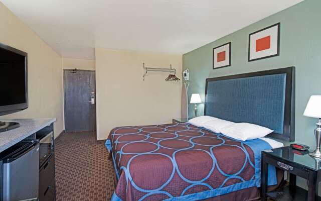 Super 8 by Wyndham Sacramento/Florin Rd