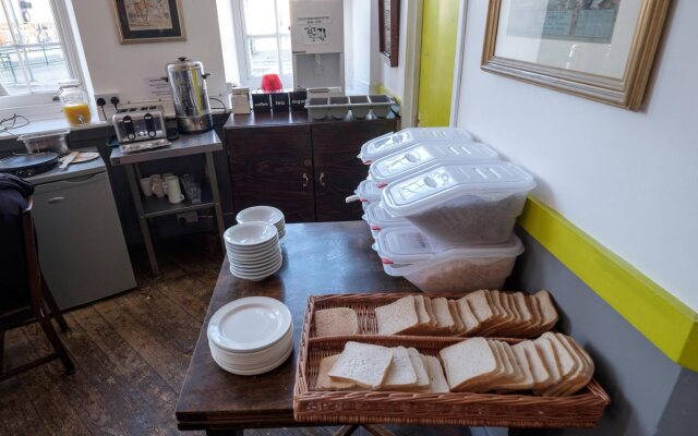 Home Brighton Backpackers