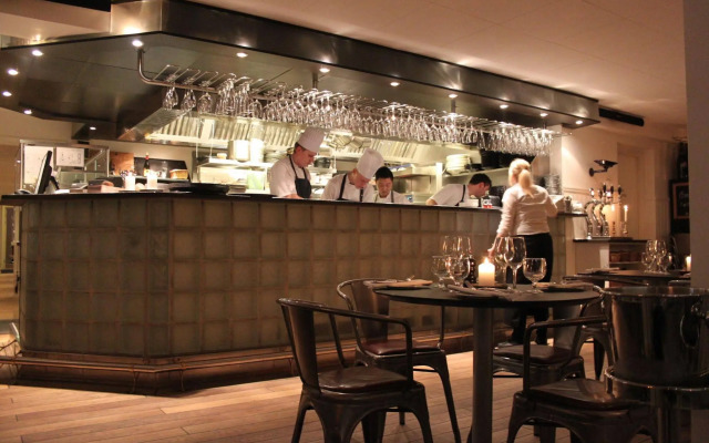 Ruths Hotel