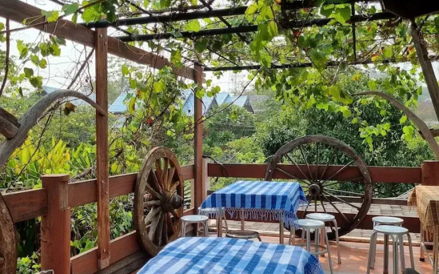 Sawasdee Sichang Resort