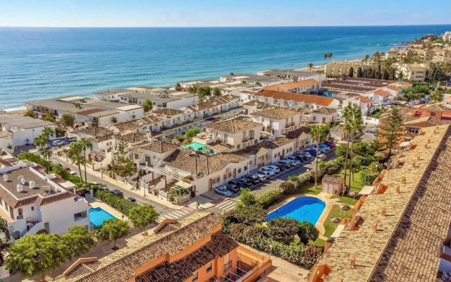 Villa With Pool, Walk to Beach, Restaurants, Shops