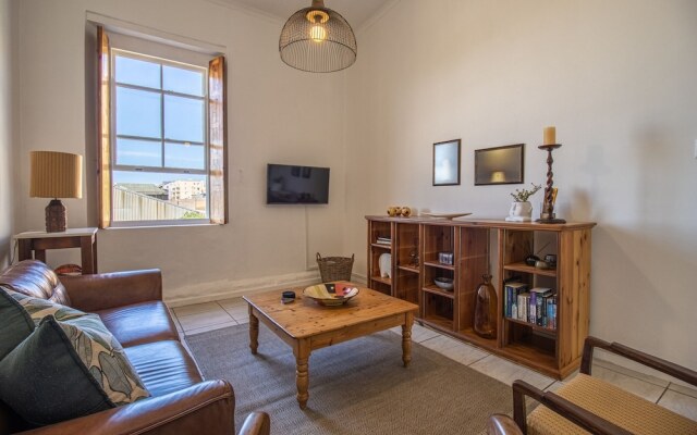 Searle's Manor - Apt 13