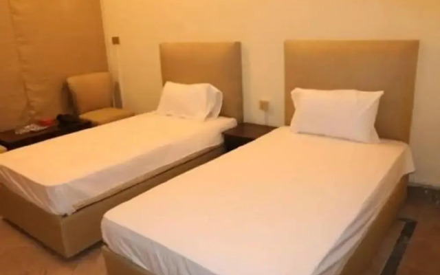 Hotel Four Season Inn