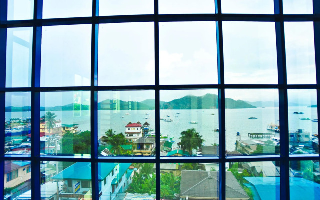 Four Thirteen Suites