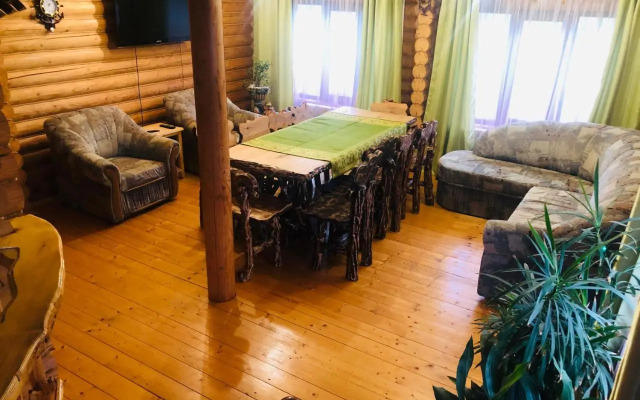 Wodden Cottage in Yasinya