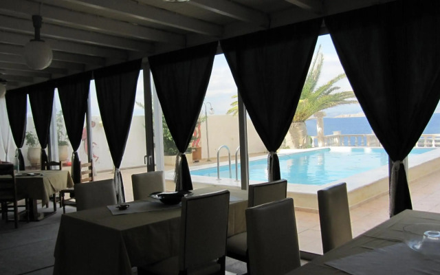 Mistral Apartments Aegina
