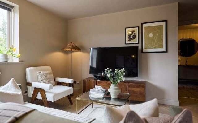 The Twickenham Wonder - Lovely 1bdr Flat With Parking