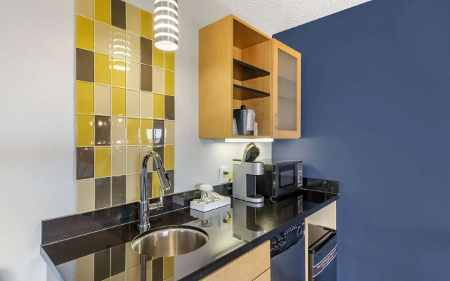 Cambria Hotel Minneapolis Maple Grove