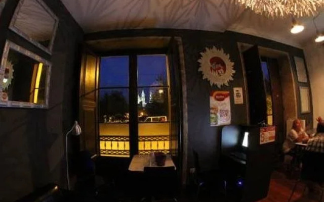 Roots&Boots Singular Hostel