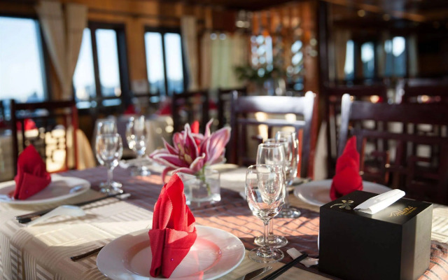 Halong Paloma Cruise