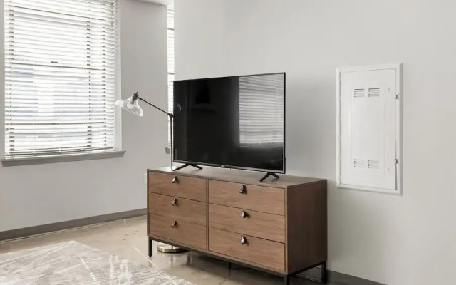 Birmingham Business District Apartments by Landing