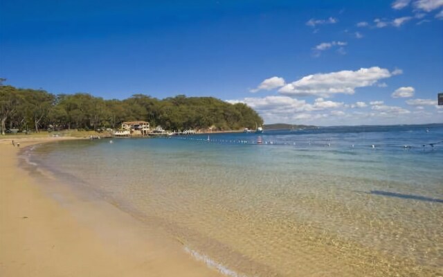 Apanie, 3/12 Kurrawa Close,