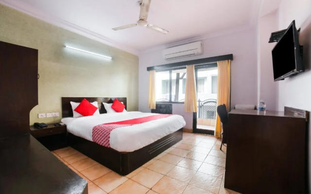 OYO 25103 Indra Sukh Palace