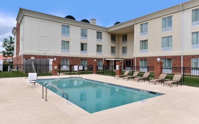 Holiday Inn Express White House by IHG