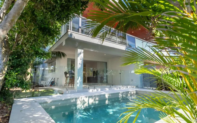 Malibu Beach House @ Corporate Boardies