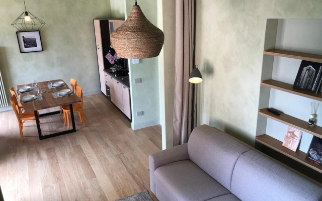 Carola B Tastefully Furnished Apartment Lakefront