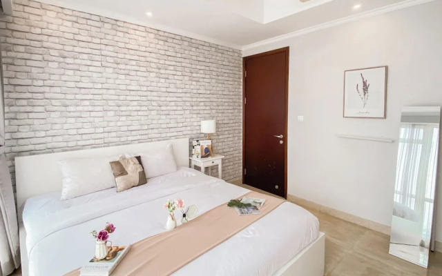 Best Deal and Elegant 2BR Apartment at Menteng Park