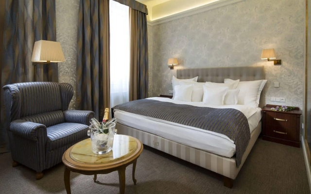 Hotel Julian