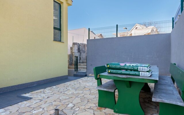 Comfortable Holiday Home in Pirovac With Garden