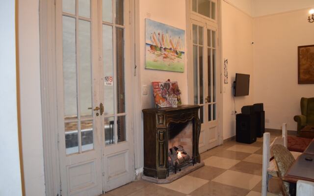 Voyage Recoleta Hostel