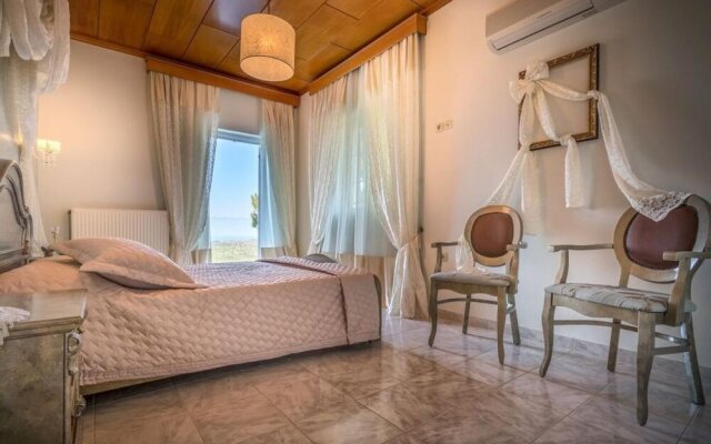 Castelli Luxury Villa 4-bedroom Villa With Private Pool