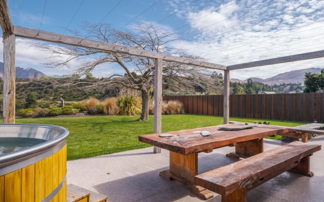 Tuckers Beach Hideaway
