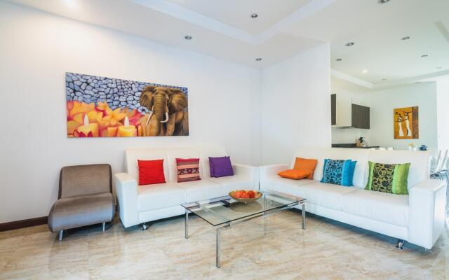 AP West 4 - Private pool in the heart of Kamala