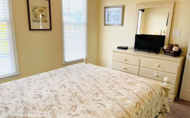 Angling Inn 4 Bedroom Home by RedAwning