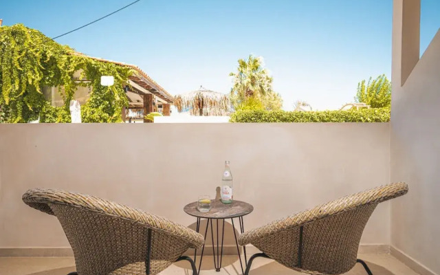 Palm Tree Beach Suites