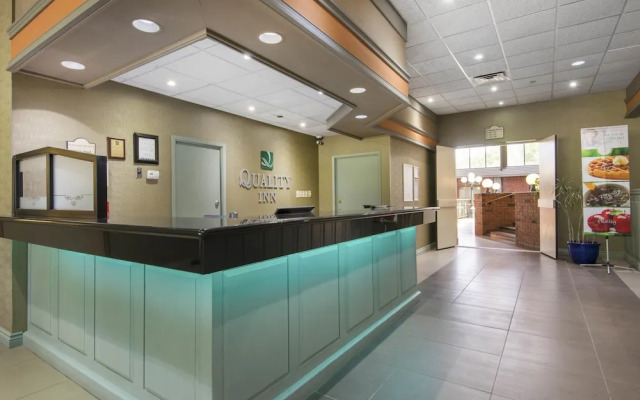 Kalathos Square Luxury Suites