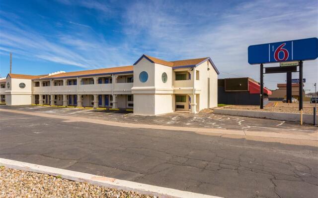 Motel 6 Clovis, NM