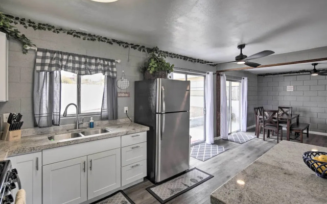 Centrally Located Gem With Laughlin Strip Views!