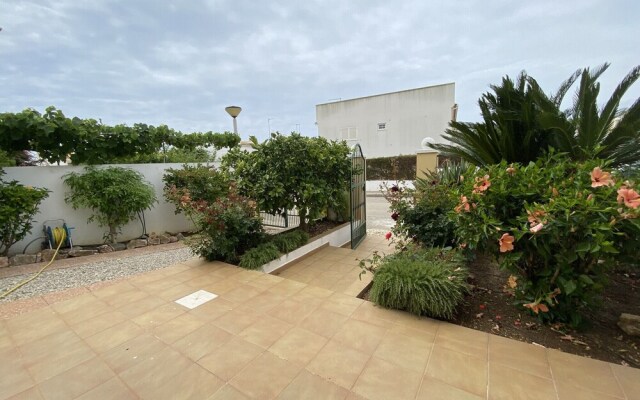 Pêra Amazing Villa With Pool by Homing