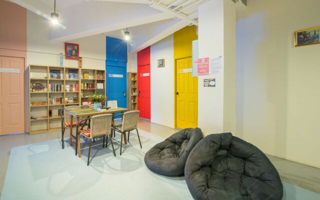 Zee Thai Hostel