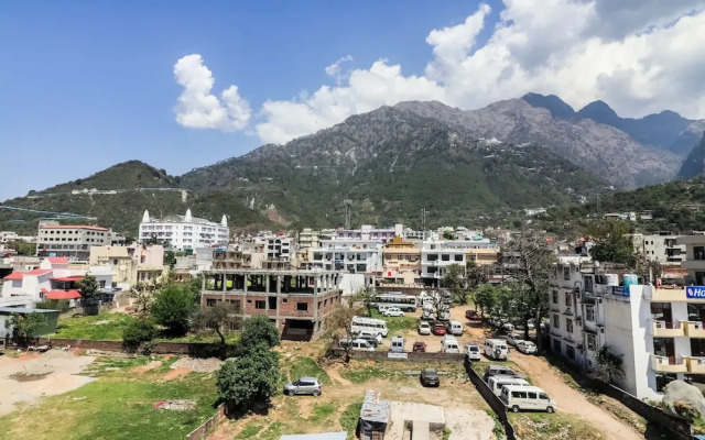 OYO 5239 Hotel Satya Shree