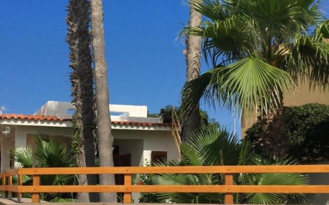 3 bedrooms house with sea view and enclosed garden at Mazara del Vallo