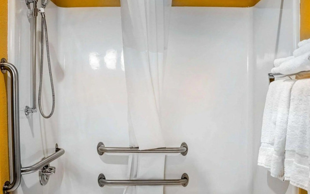 Quality Inn Manitowoc