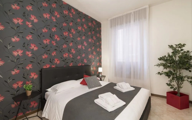 Santi Apostoli Venice Apartment