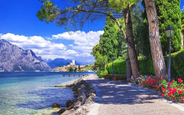 Residenza Rocca Del Lago 4