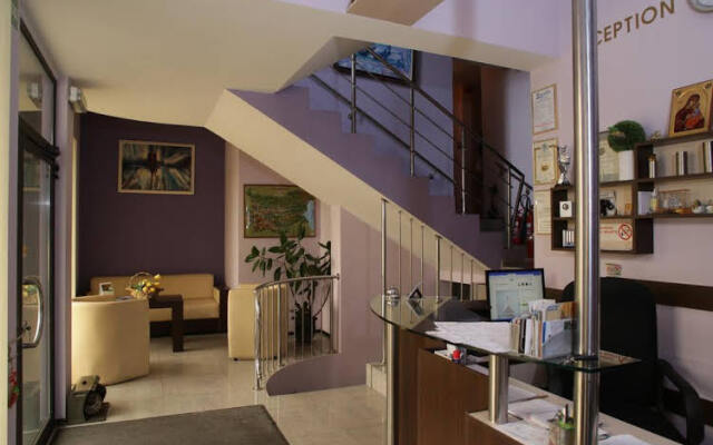 Family Hotel Avramov