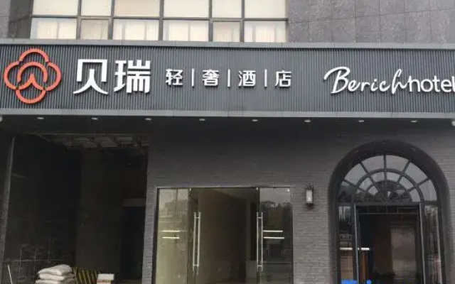 Berry Light Luxury Hotel