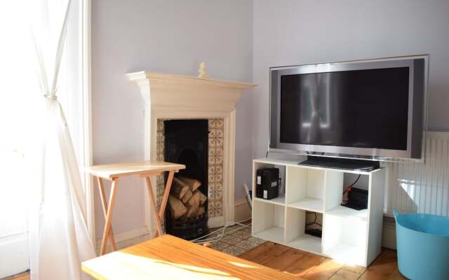 Bright 1 Bedroom Apartment in Edinburgh