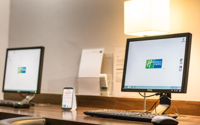 Holiday Inn Express London Heathrow T5 by IHG