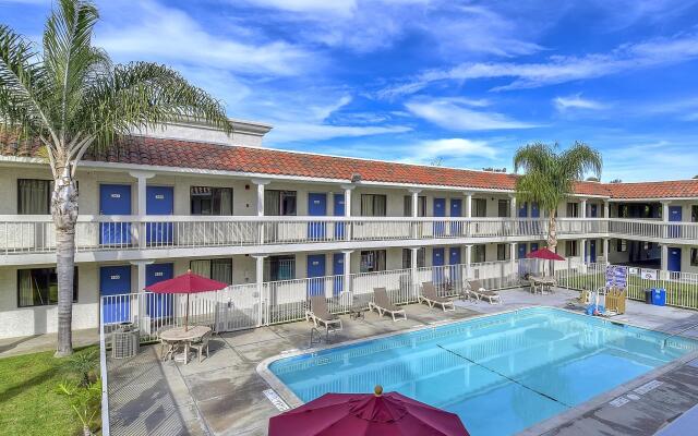 Motel 6 Carlsbad, CA Beach