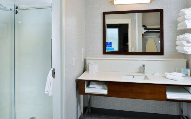 Hampton Inn & Suites Adrian